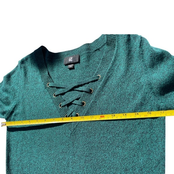 IZ Byer | Green long sleeve sweater dress lace up chest - Picture 4 of 13